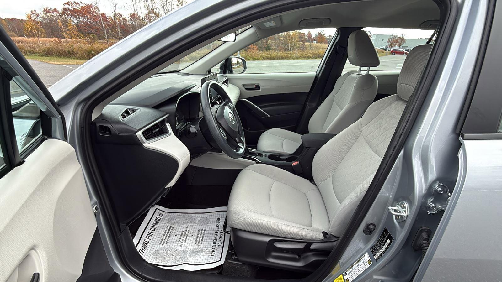 Used 2022 Toyota Corolla Cross L image 24