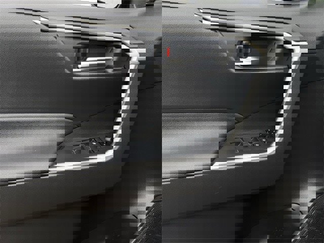 Used 2021 Toyota RAV4 XLE Premium image 27