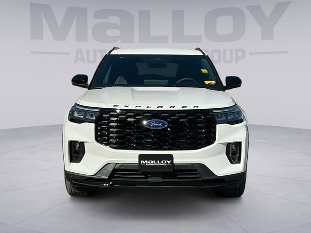 Certified 2025 Ford Explorer ST-Line image 8