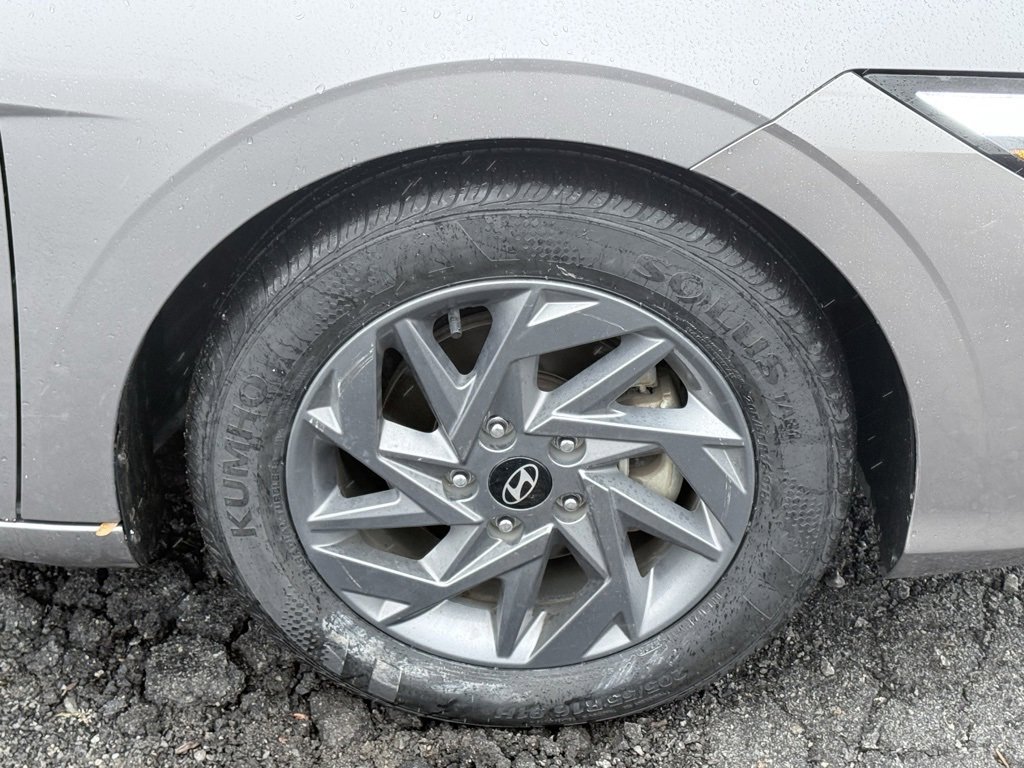 Certified 2024 Hyundai Elantra SEL image 30