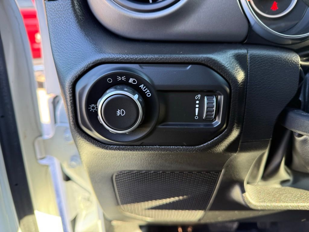 Certified 2023 Jeep Wrangler Willys image 15