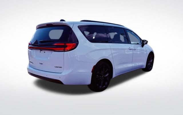 New 2026 Chrysler Pacifica Limited w/ S Appearance Package image 6