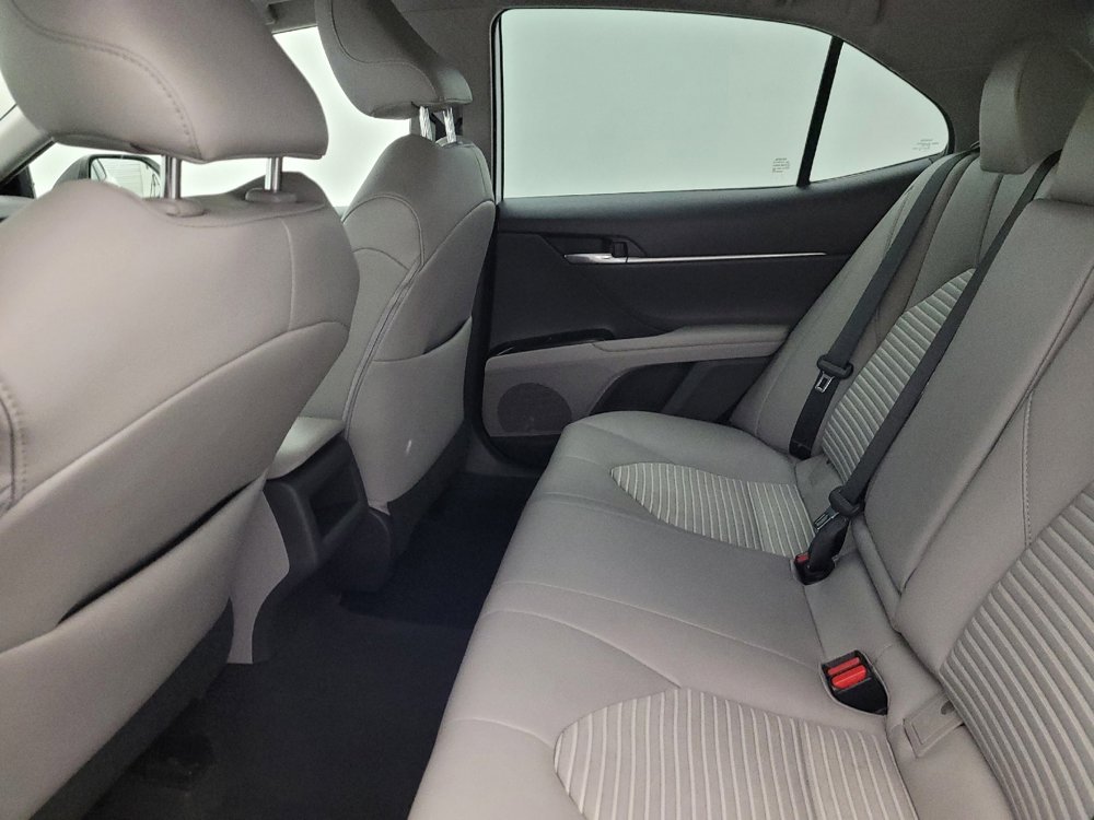 Used 2019 Toyota Camry SE image 18