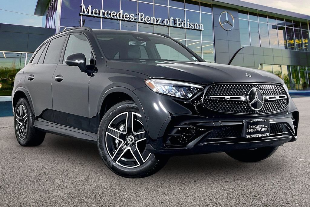Used 2026 Mercedes-Benz GLC 300 4MATIC image 1