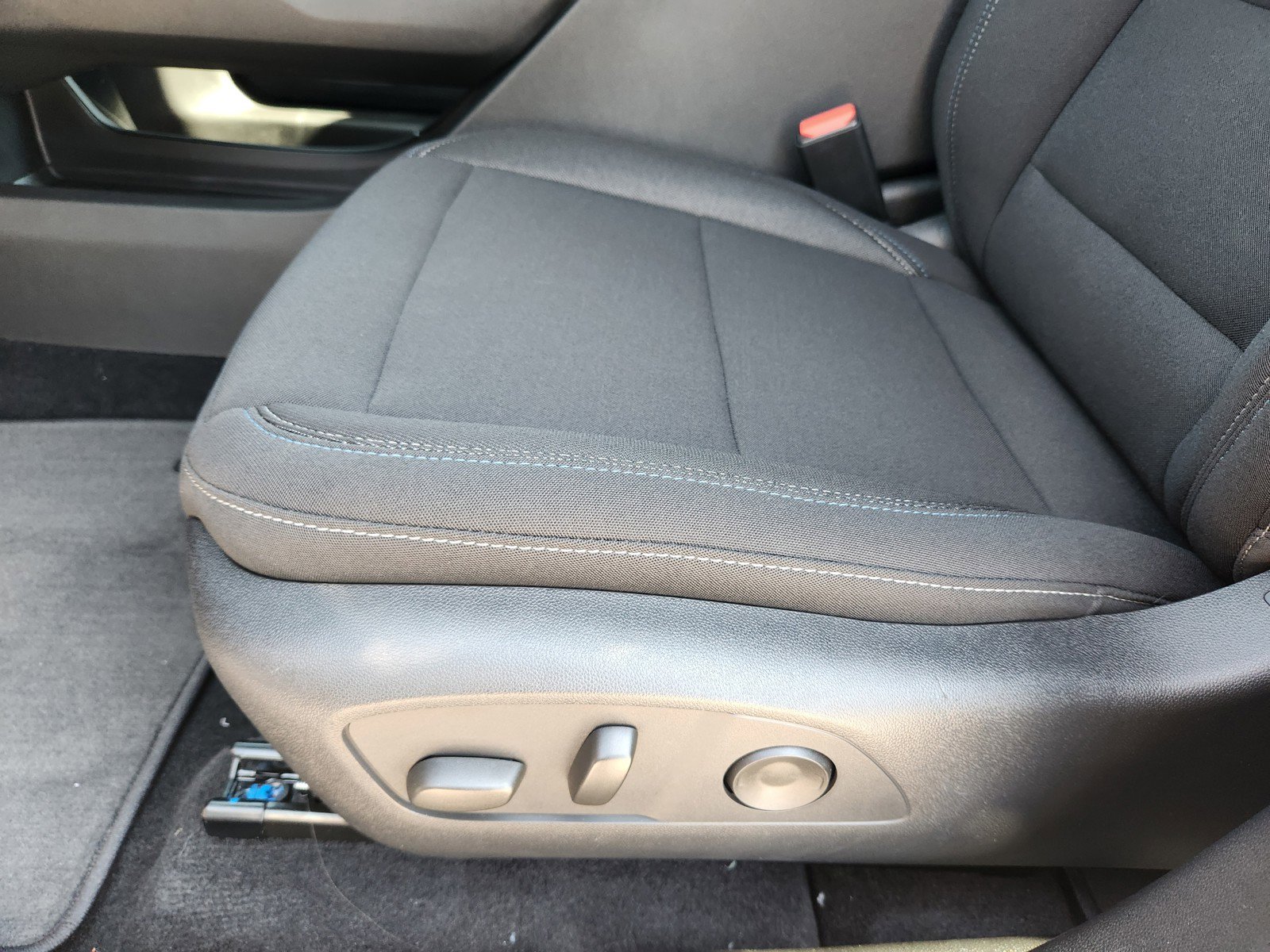 New 2026 Chevrolet Equinox EV LT w/ Comfort Package image 18