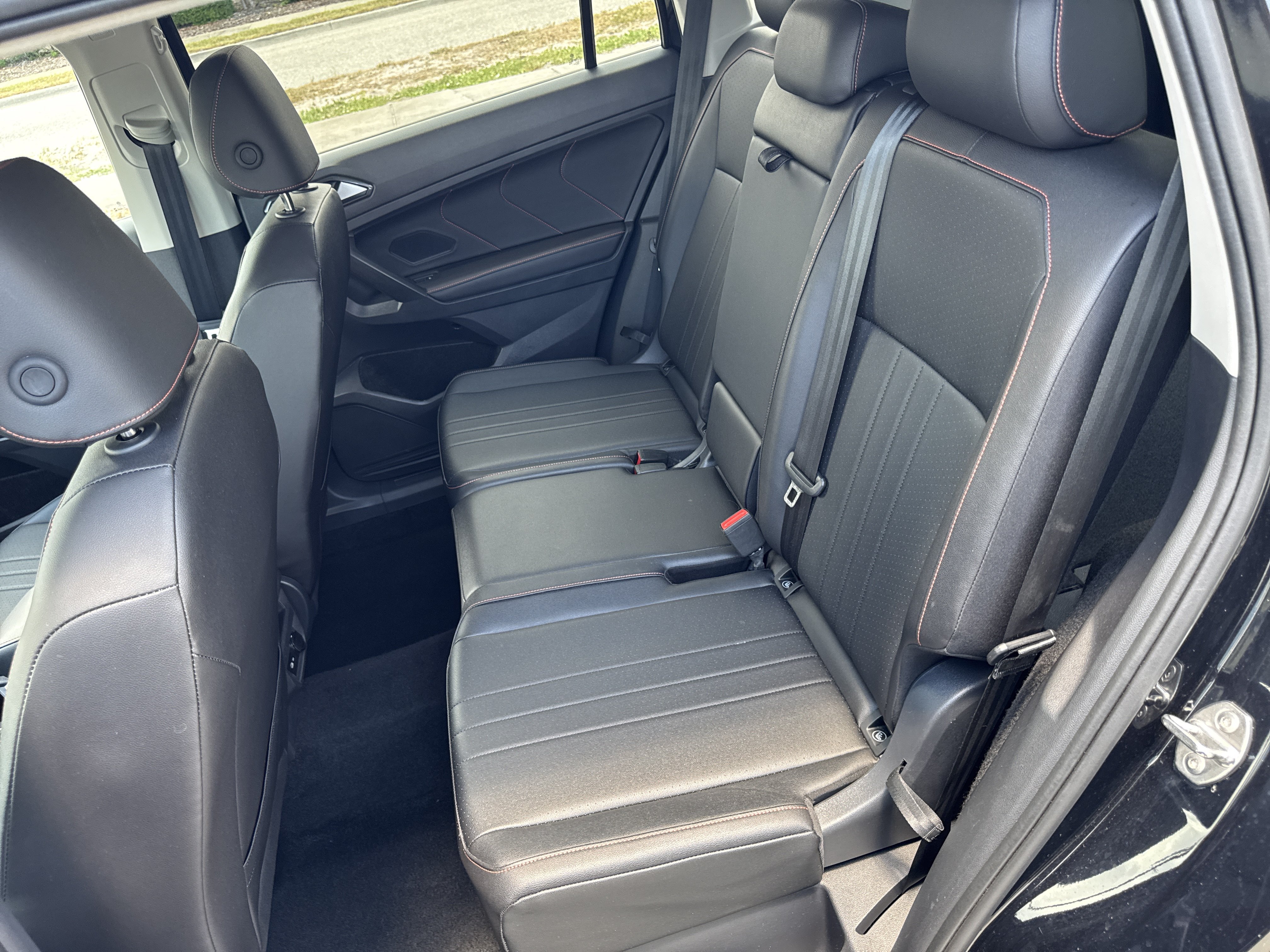 Certified 2024 Volkswagen Tiguan Wolfsburg Edition AWD/4WD image 19
