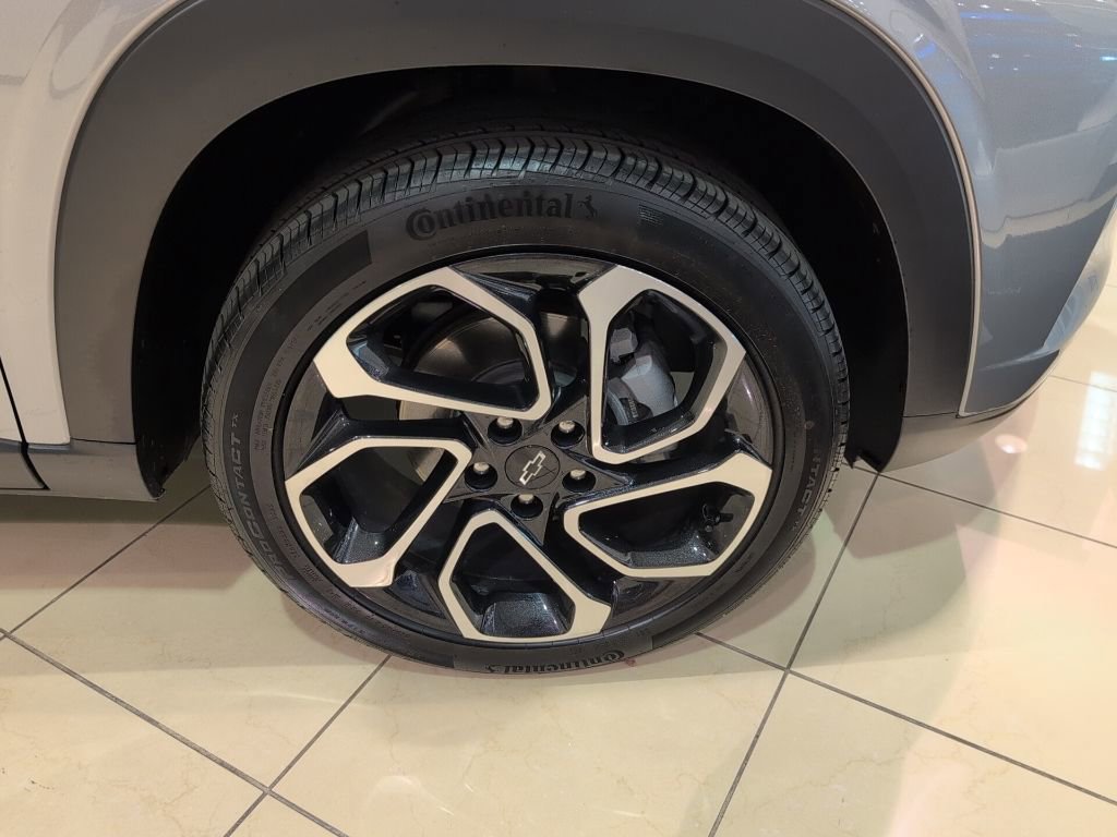 Used 2025 Chevrolet Trax RS w/ Driver Confidence Package image 45