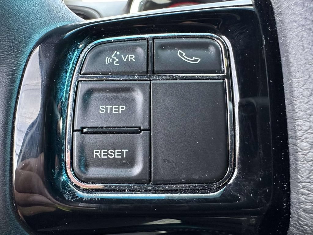 Used 2017 Dodge Grand Caravan SE FWD image 24