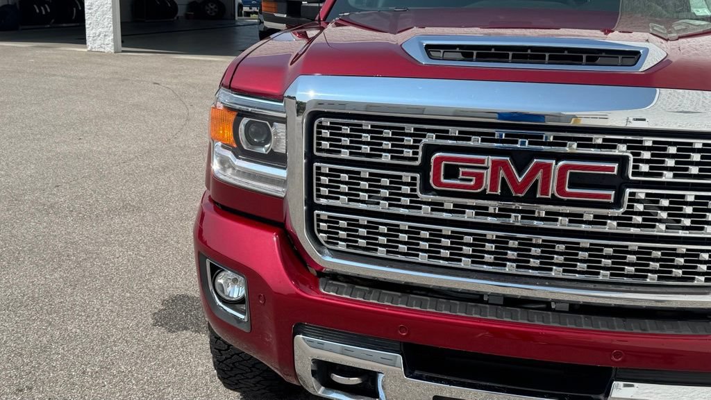 Used 2019 GMC Sierra 2500 Denali w/ Duramax Plus Package AWD/4WD image 6