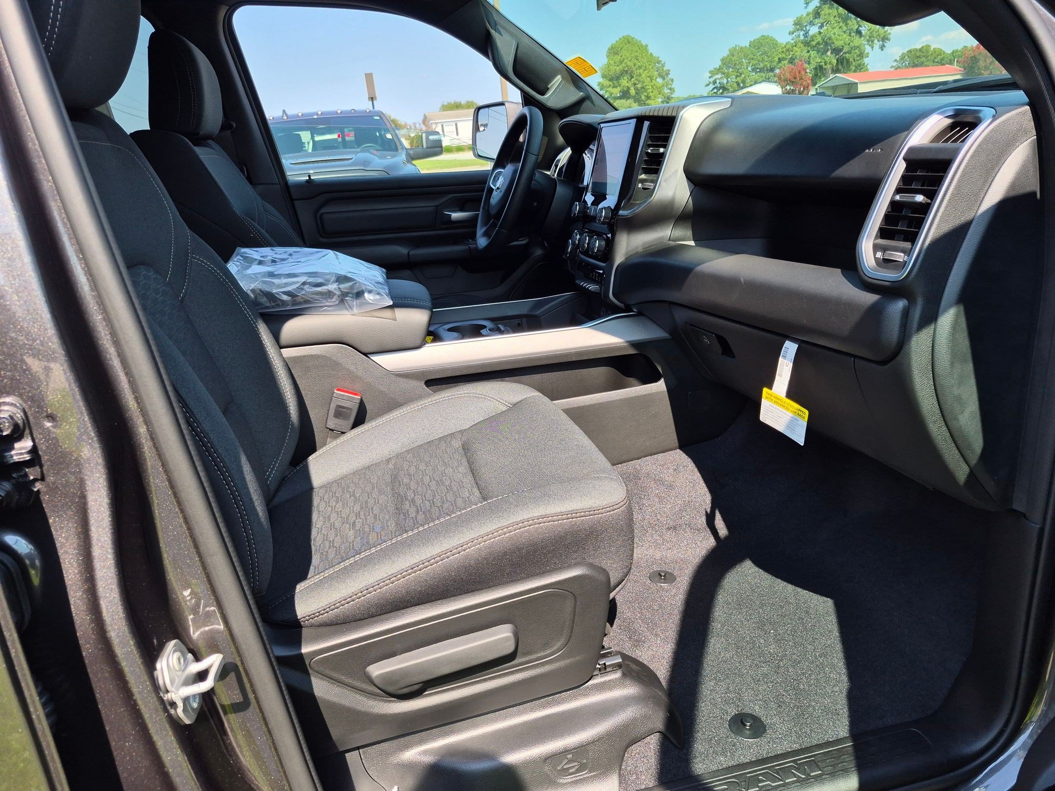 New 2026 RAM 1500 Express AWD/4WD image 22
