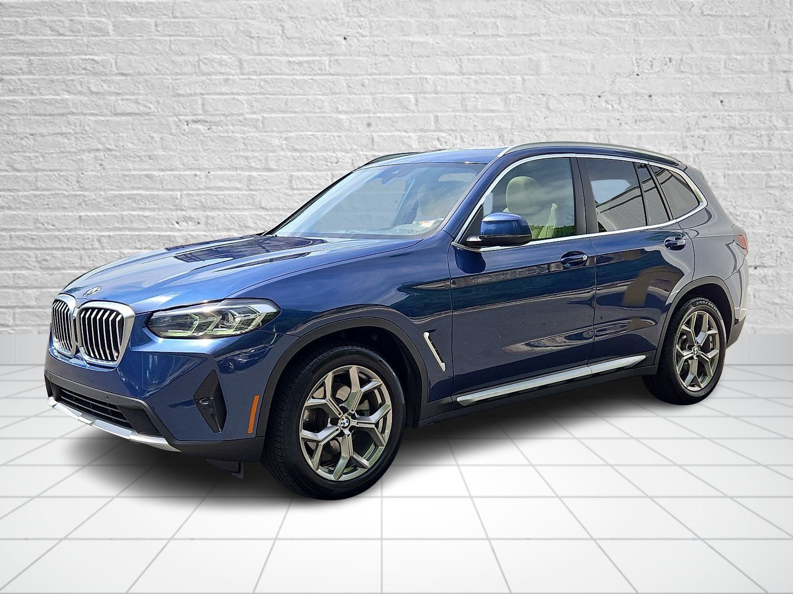 Used 2022 BMW X3 xDrive30i AWD/4WD image 3