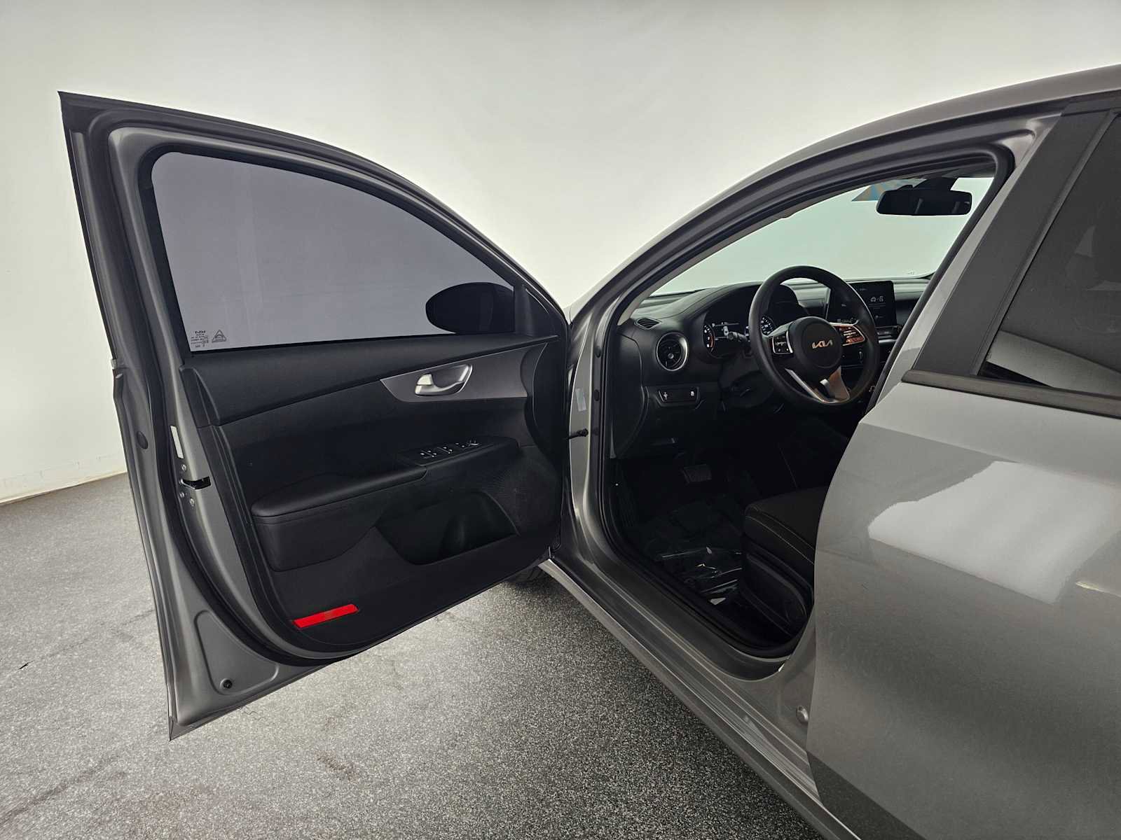 Used 2022 Kia Forte LXS FWD image 19