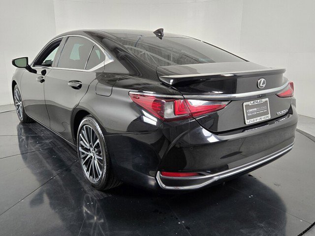 Certified 2023 Lexus ES 300h w/ Premium Package image 4