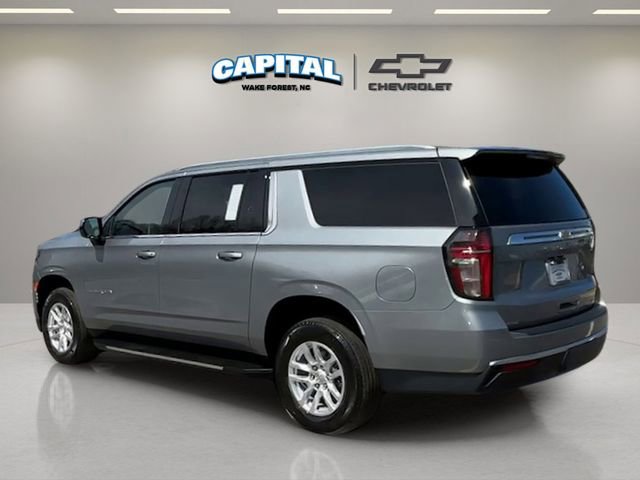Used 2024 Chevrolet Suburban LT image 3