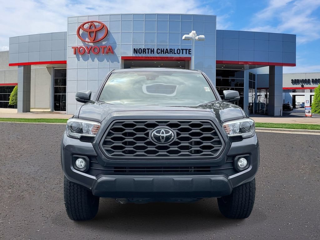 Used 2022 Toyota Tacoma TRD Off-Road w/ Technology Package AWD/4WD image 3