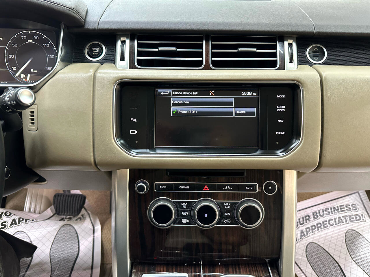 Used 2014 Land Rover Range Rover HSE image 28