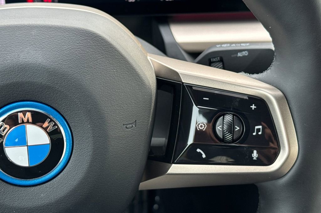 Used 2024 BMW i5 eDrive40i w/ M Sport Package image 28