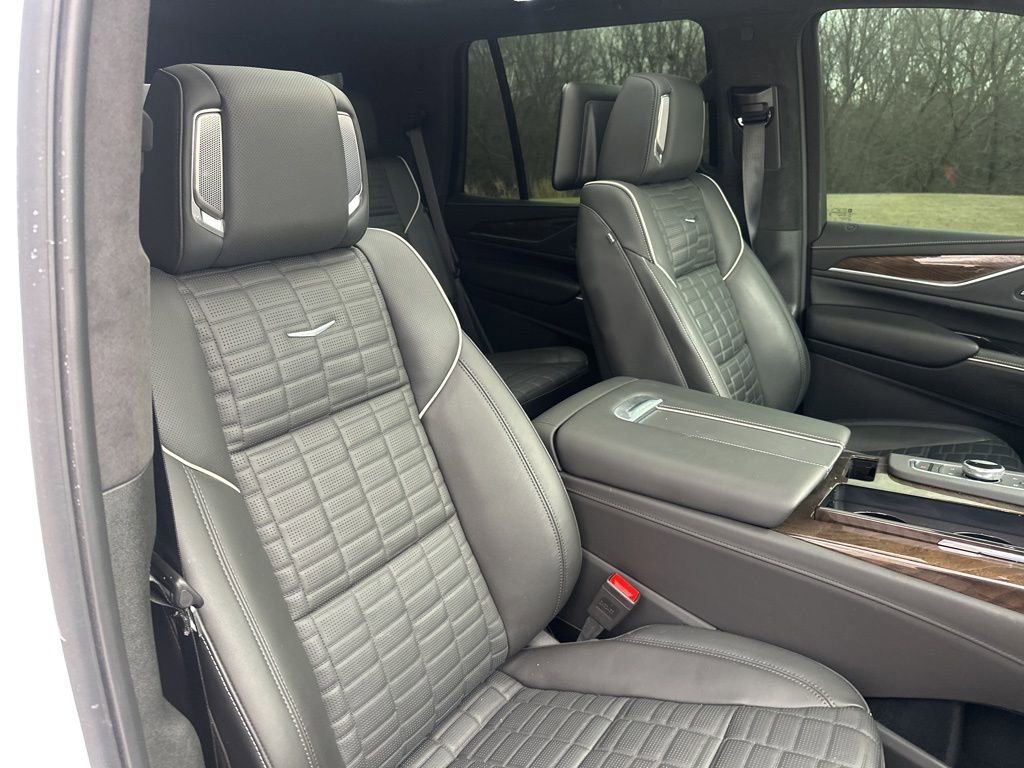 Used 2024 Cadillac Escalade Premium Luxury Platinum image 50