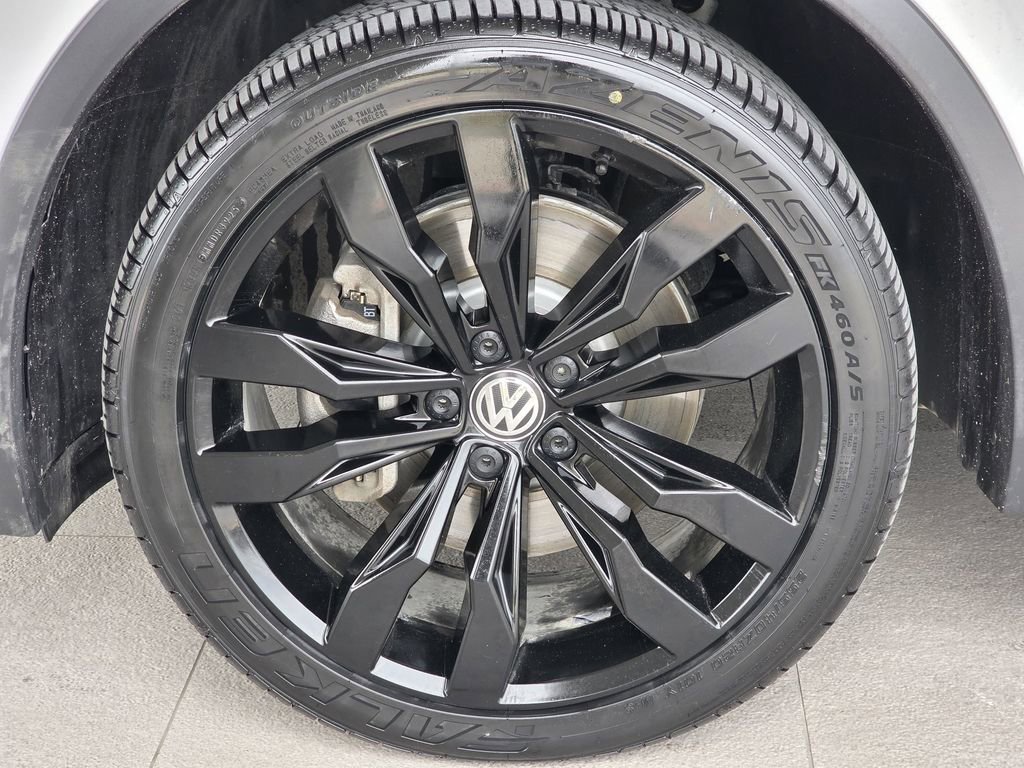 Used 2021 Volkswagen Tiguan SE R-Line FWD image 9