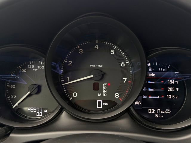 Used 2023 Porsche Macan AWD/4WD image 18