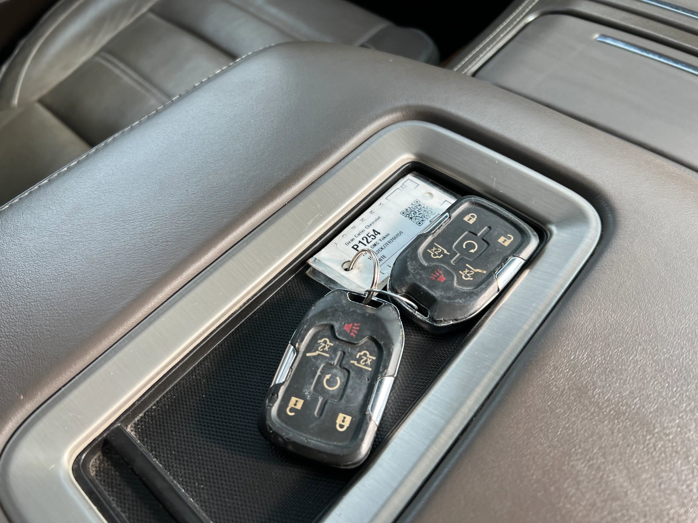 Used 2015 GMC Yukon Denali image 38