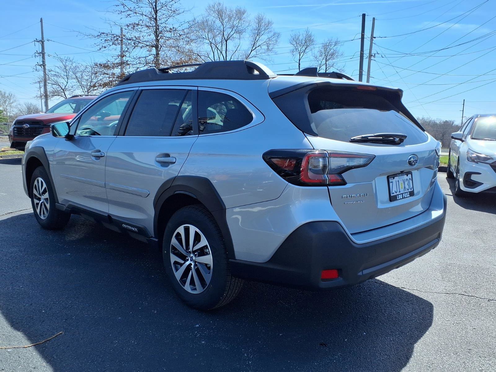 Certified 2025 Subaru Outback Premium image 2