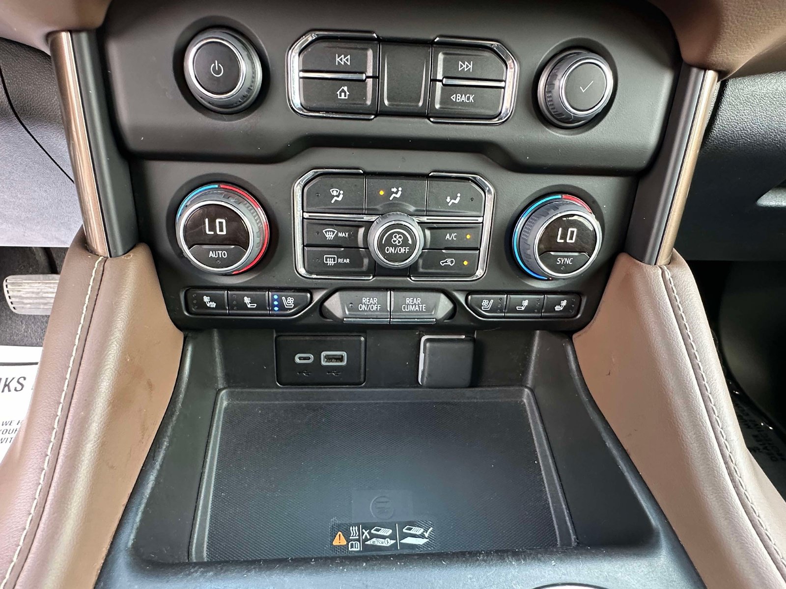 Used 2024 Chevrolet Suburban High Country w/ Max Trailering Package AWD/4WD image 12