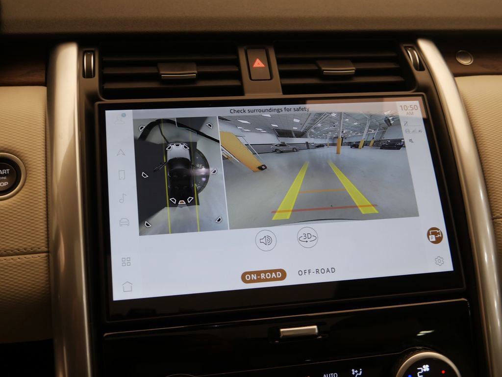 Used 2025 Land Rover Discovery Dynamic SE image 47