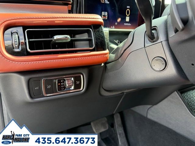 Used 2025 Lincoln Aviator Reserve w/ Equipment Group 201A image 15