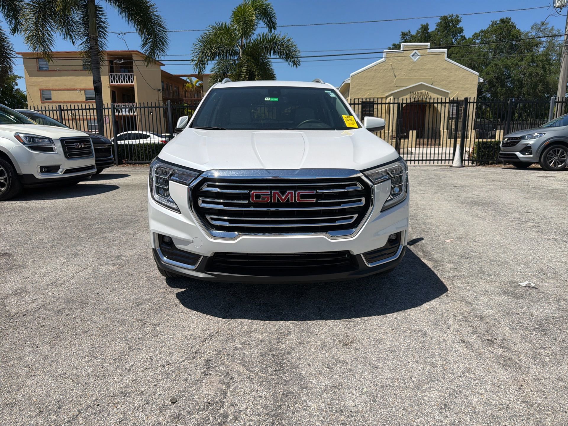 Used 2023 GMC Terrain SLT w/ LPO, Floor Liner Package FWD image 2