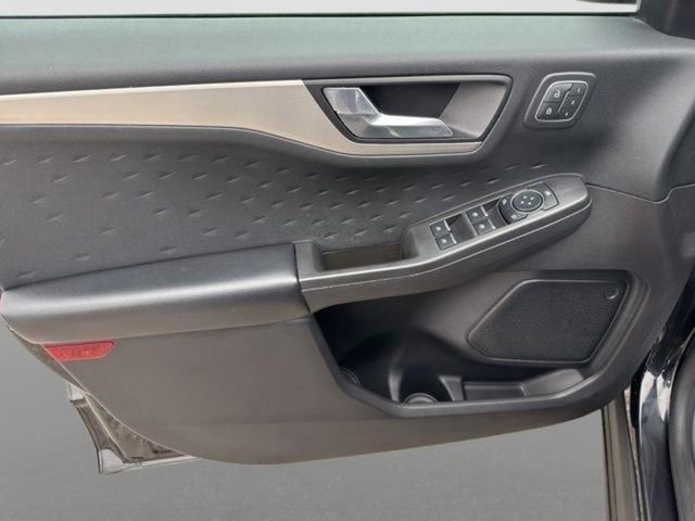 Used 2020 Ford Escape SEL image 12