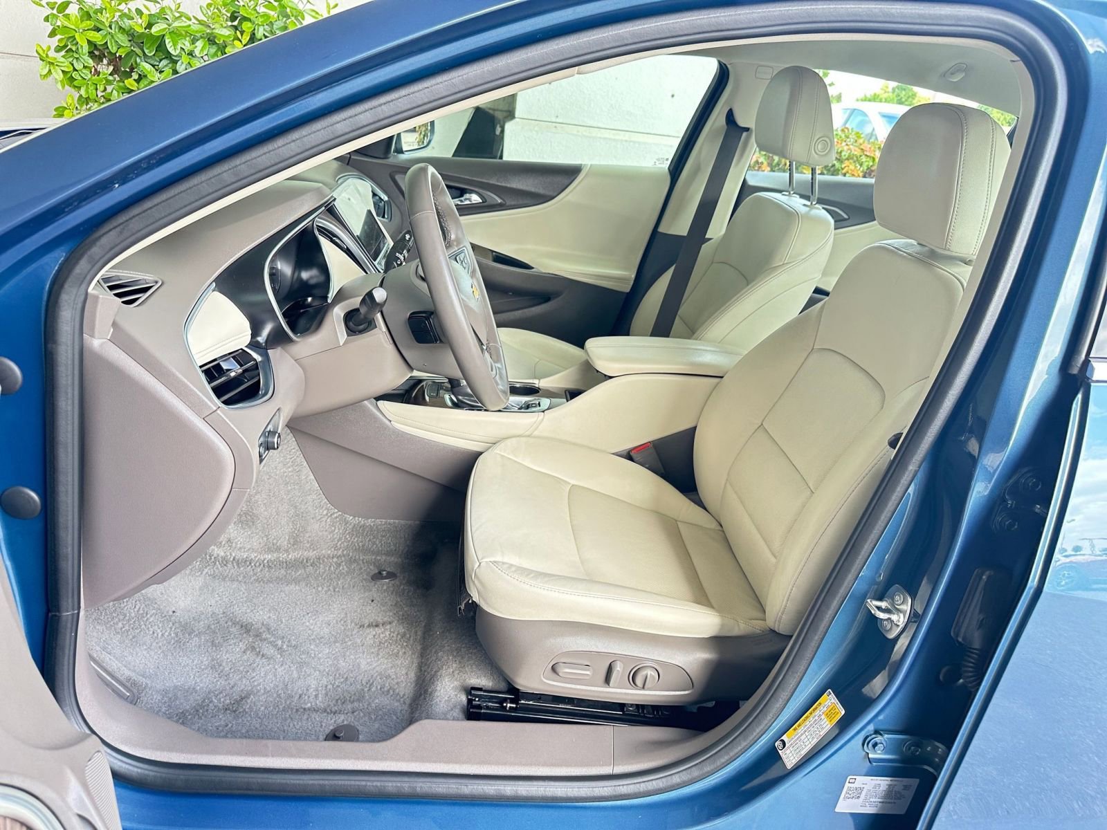 Used 2024 Chevrolet Malibu LT image 36