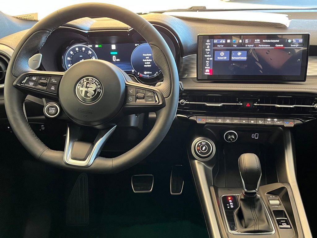 New 2024 Alfa Romeo Tonale Veloce image 13