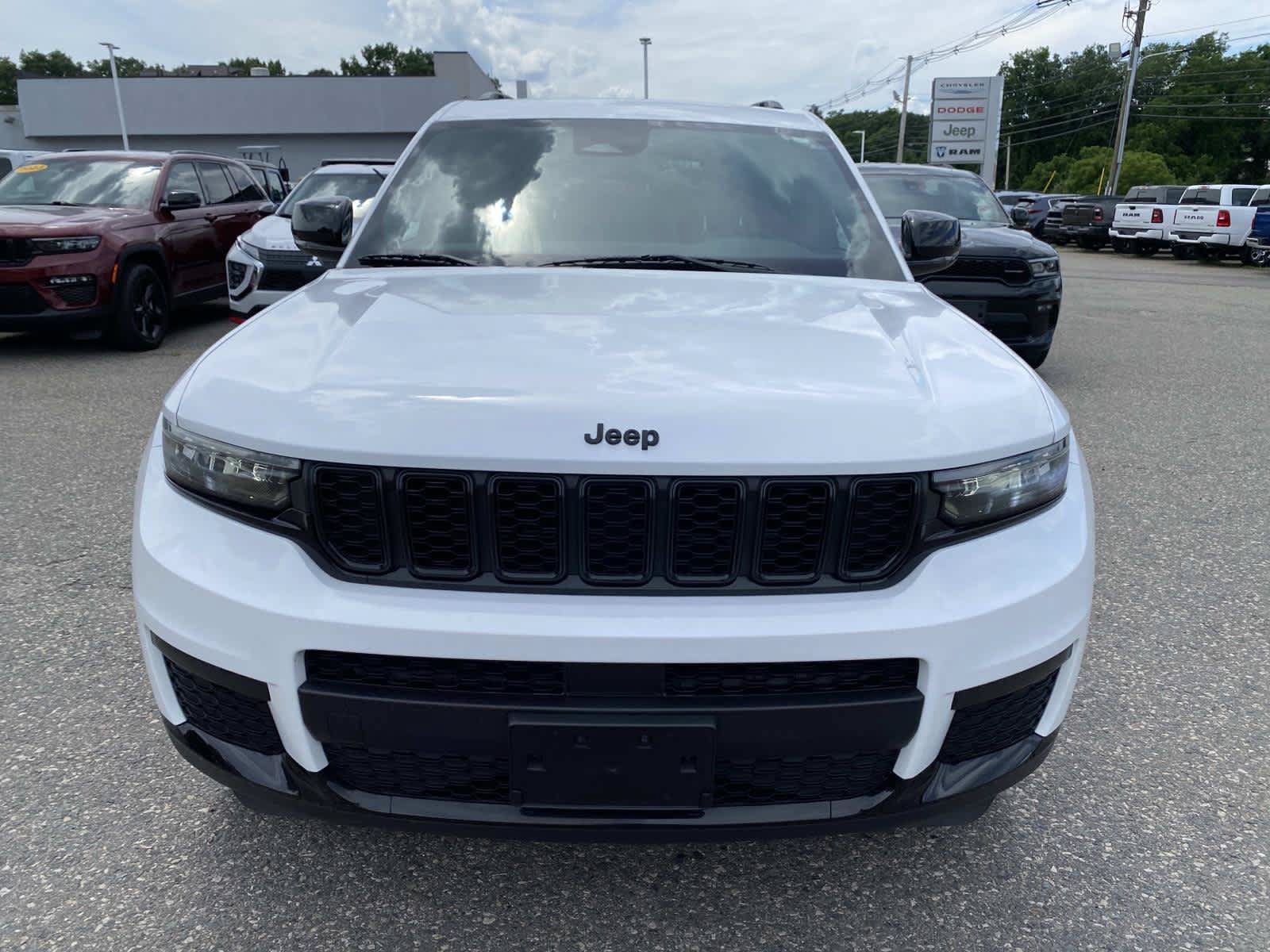Certified 2023 Jeep Grand Cherokee L Laredo AWD/4WD image 11