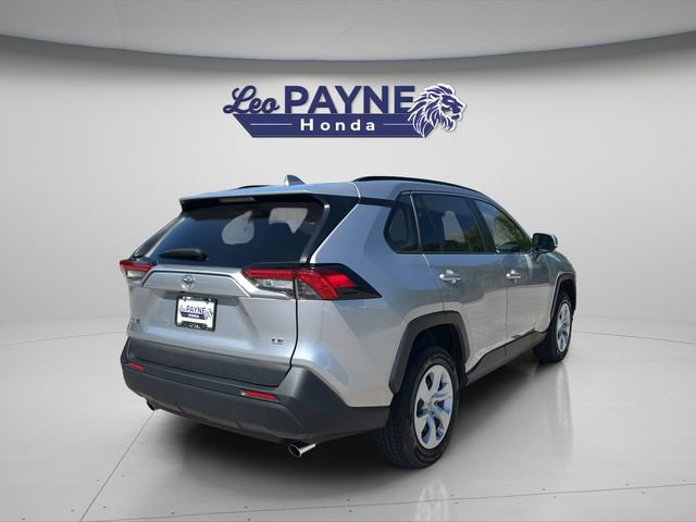 Used 2019 Toyota RAV4 LE w/ Carpet Mat Package FWD image 5