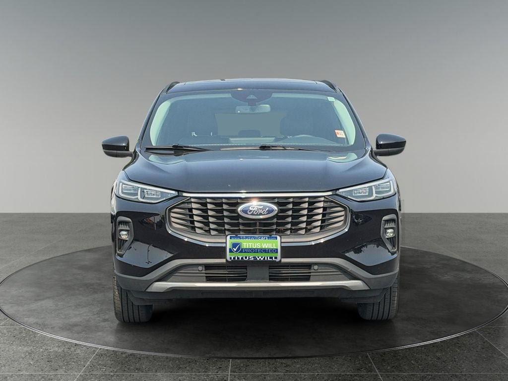 Used 2025 Ford Escape Platinum AWD/4WD image 2