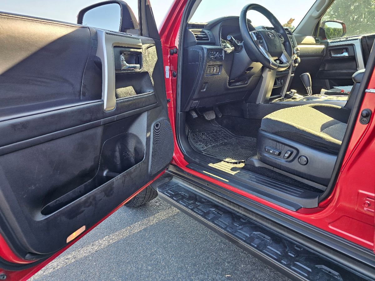 Used 2024 Toyota 4Runner SR5 image 25