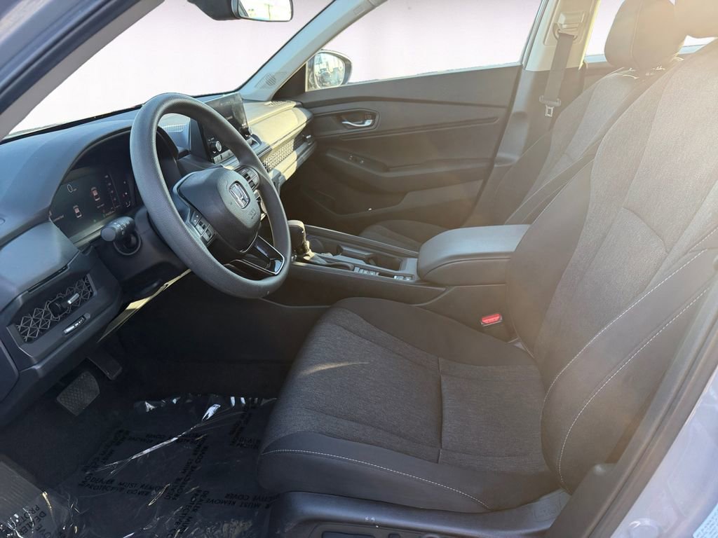 Used 2025 Honda Accord SE image 9