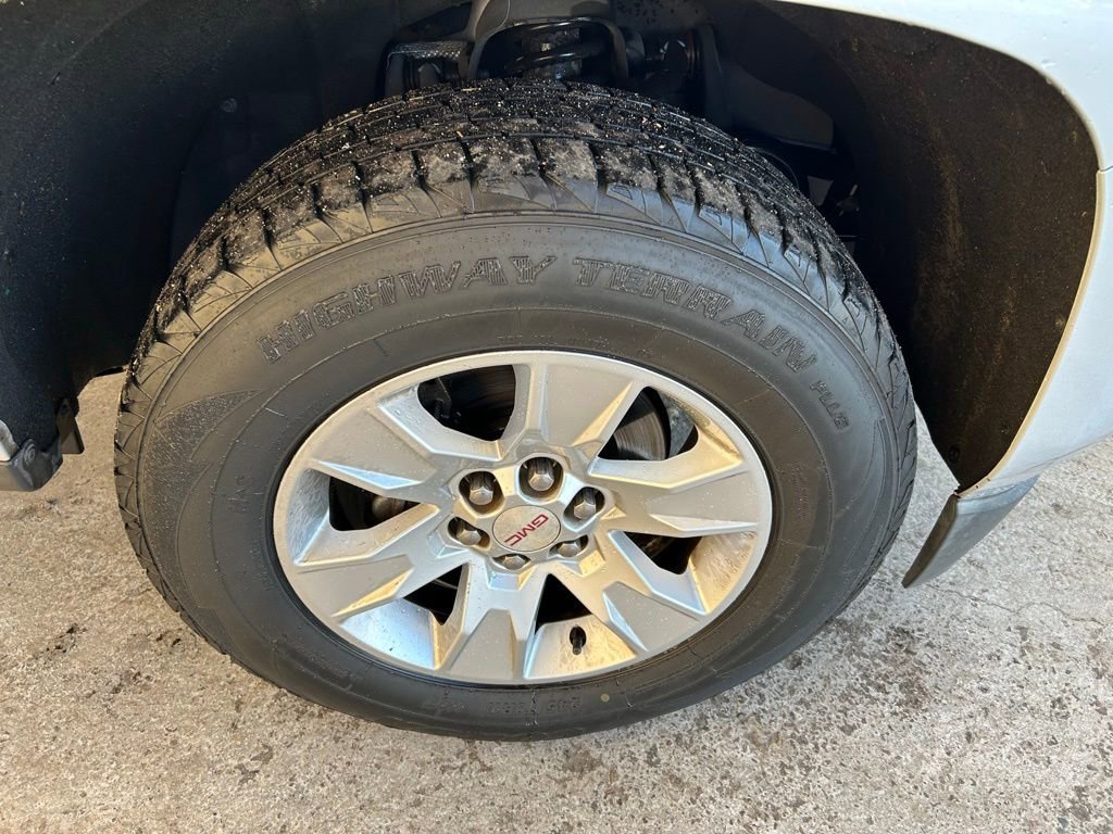 Used 2015 GMC Canyon SLE w/ SLE Convenience Package image 5