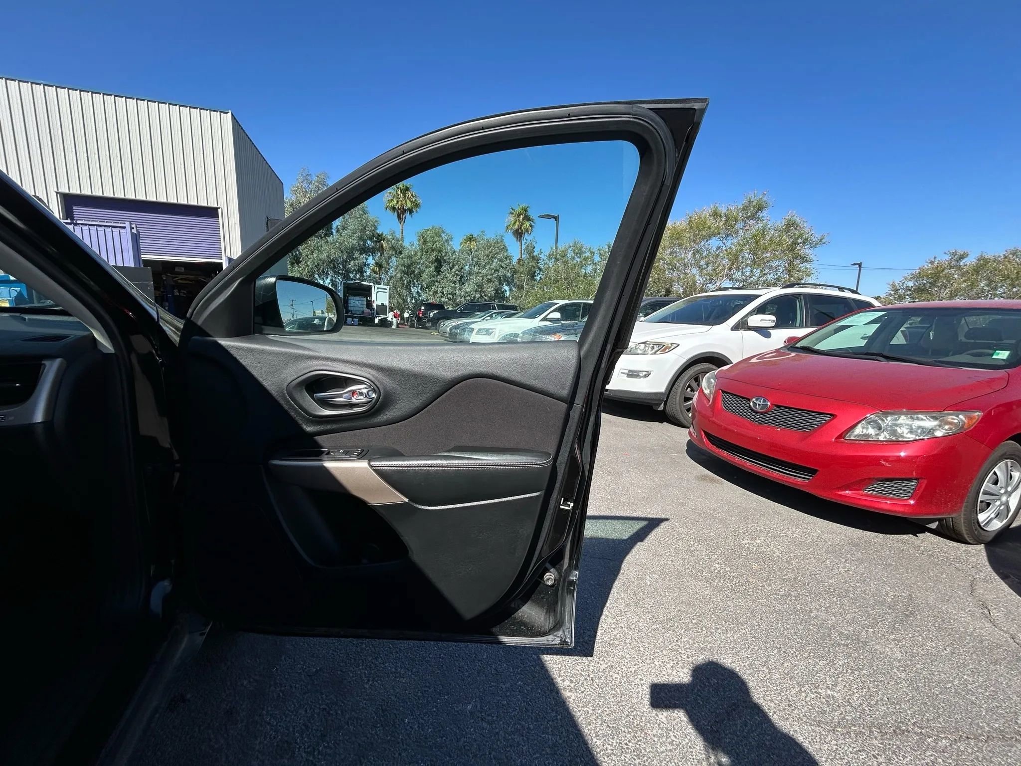 Used 2017 Jeep Cherokee Sport image 12