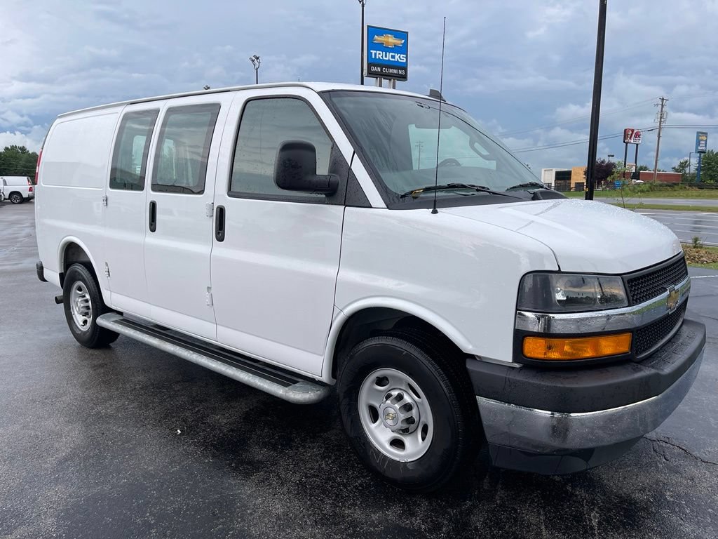Used 2025 Chevrolet Express 2500 w/ Driver Convenience Package RWD image 2