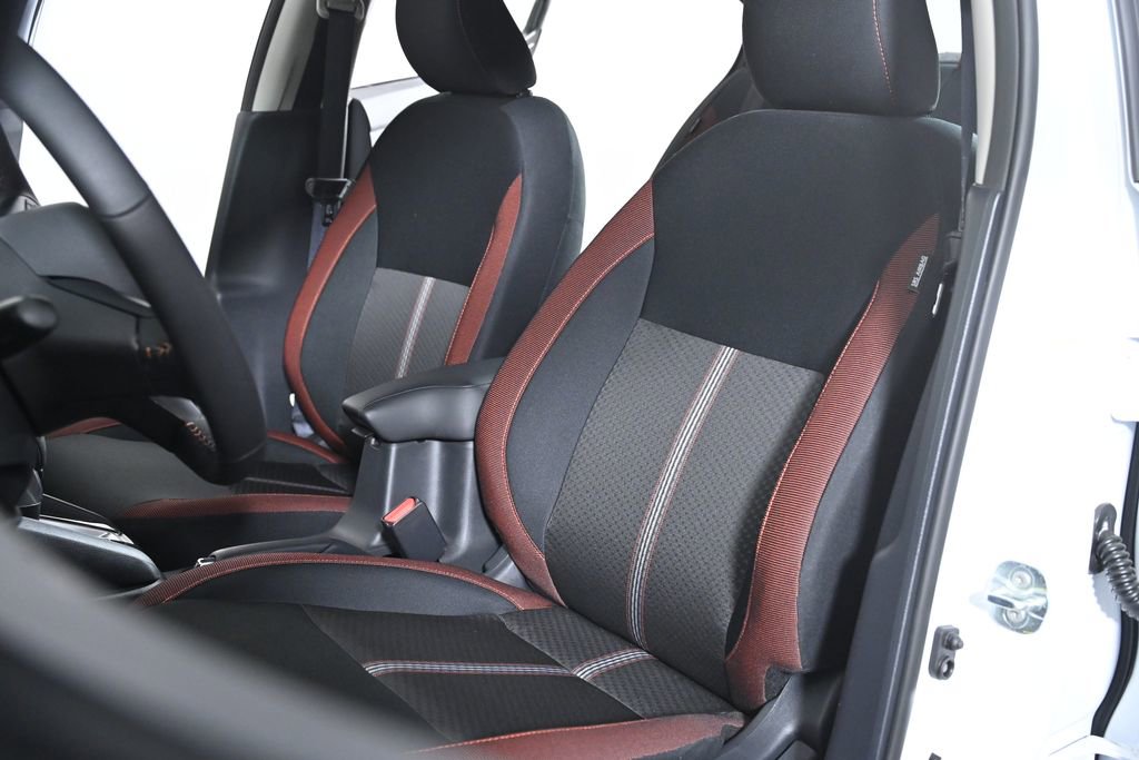 New 2025 Nissan Versa SR w/ Trunk Package image 18