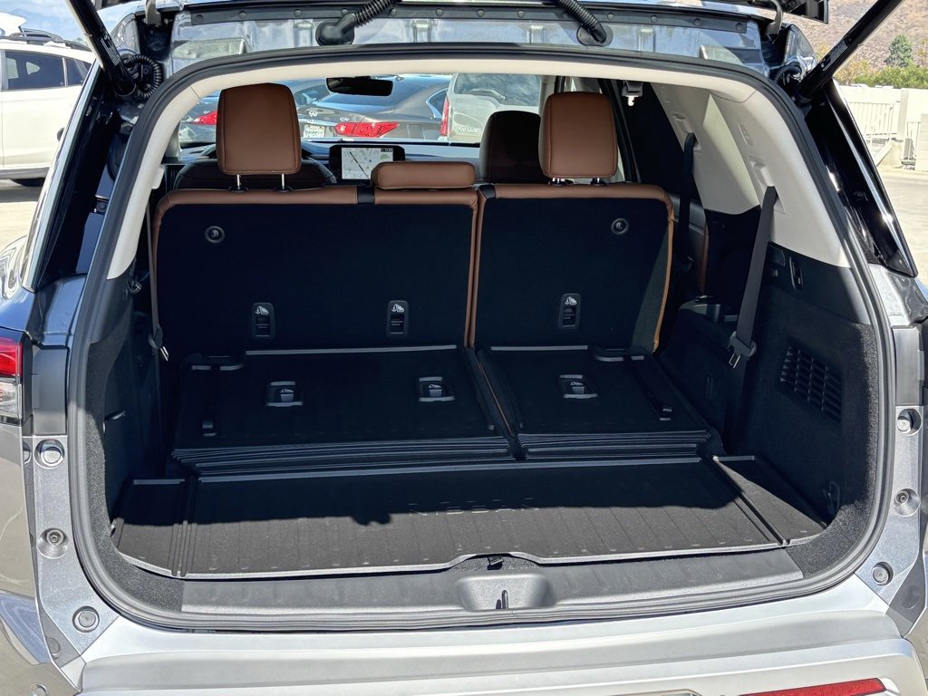New 2025 Nissan Pathfinder Platinum w/ Cargo Package image 24