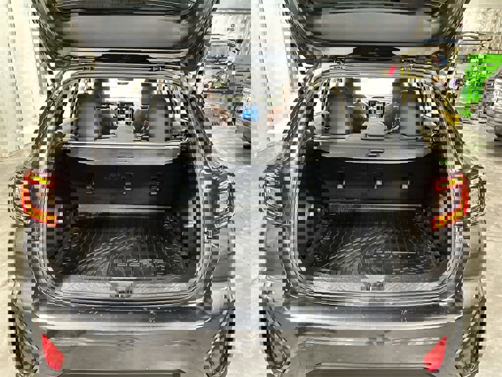 Used 2025 Subaru Crosstrek 2.0i Premium image 25