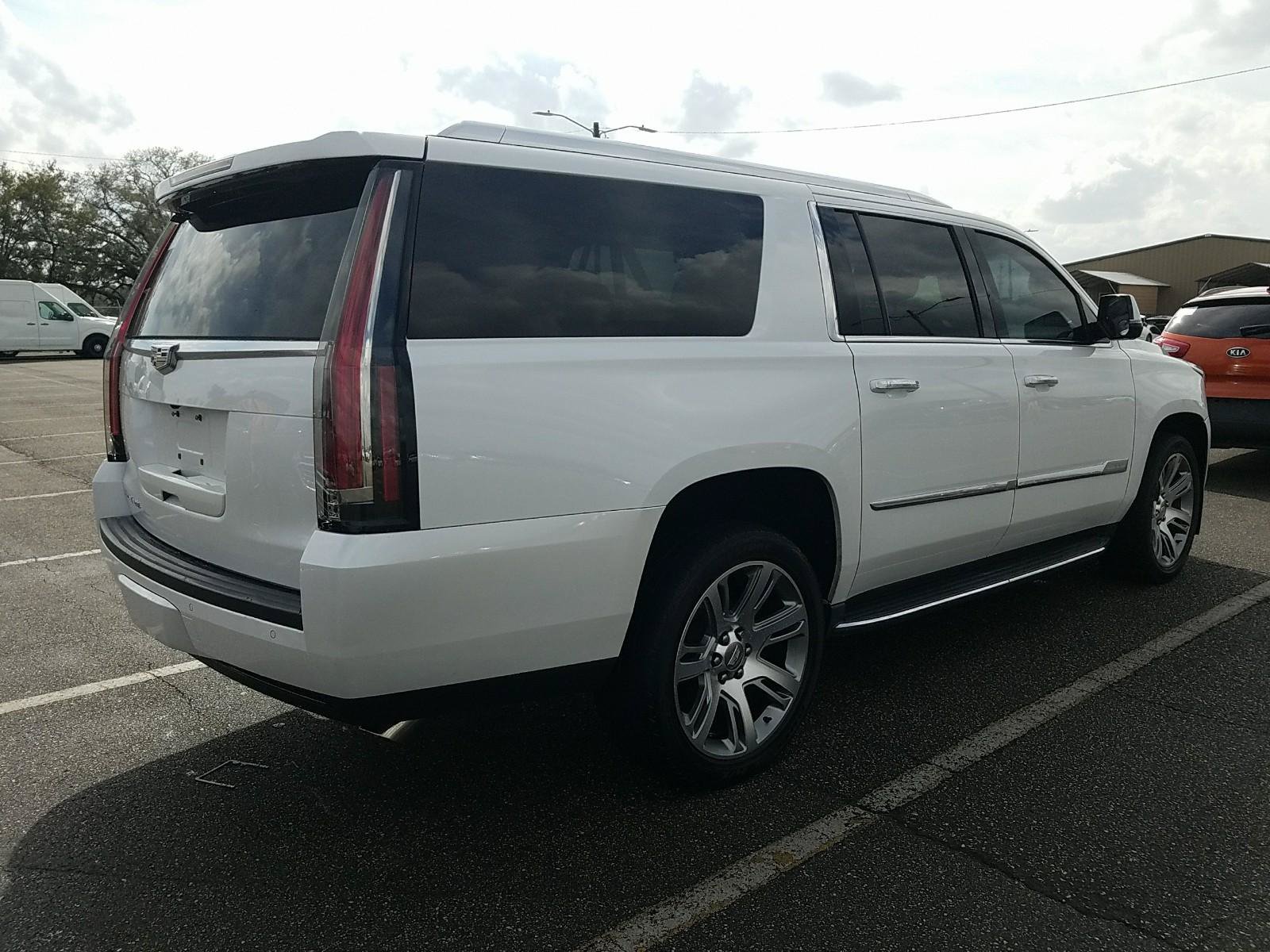 Used 2016 Cadillac Escalade ESV Luxury RWD image 2