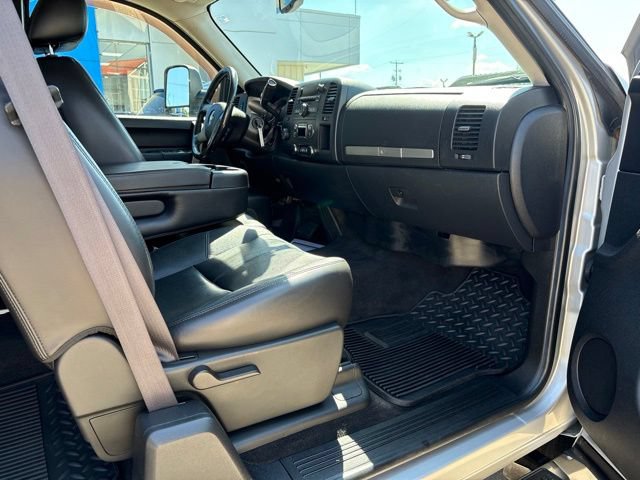 Used 2011 Chevrolet Silverado 3500 LT w/ Interior Plus Package AWD/4WD image 17