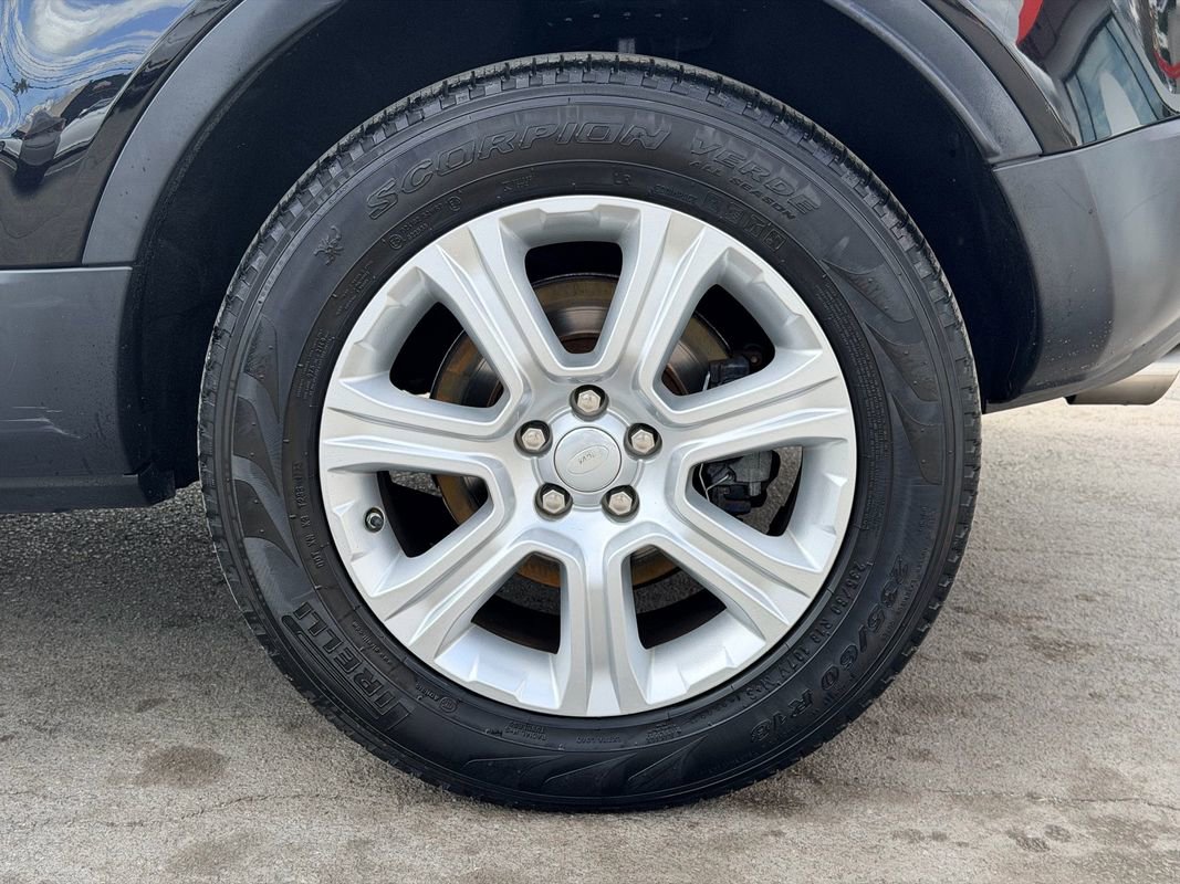 Used 2019 Land Rover Range Rover Evoque SE Premium AWD/4WD image 28