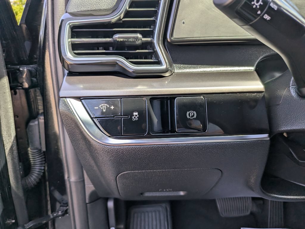 Certified 2024 Kia Sportage EX FWD image 28