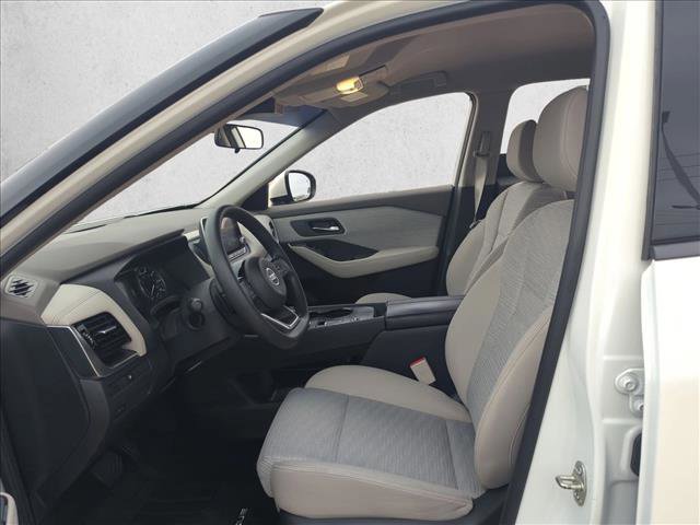 Used 2021 Nissan Rogue SV image 14