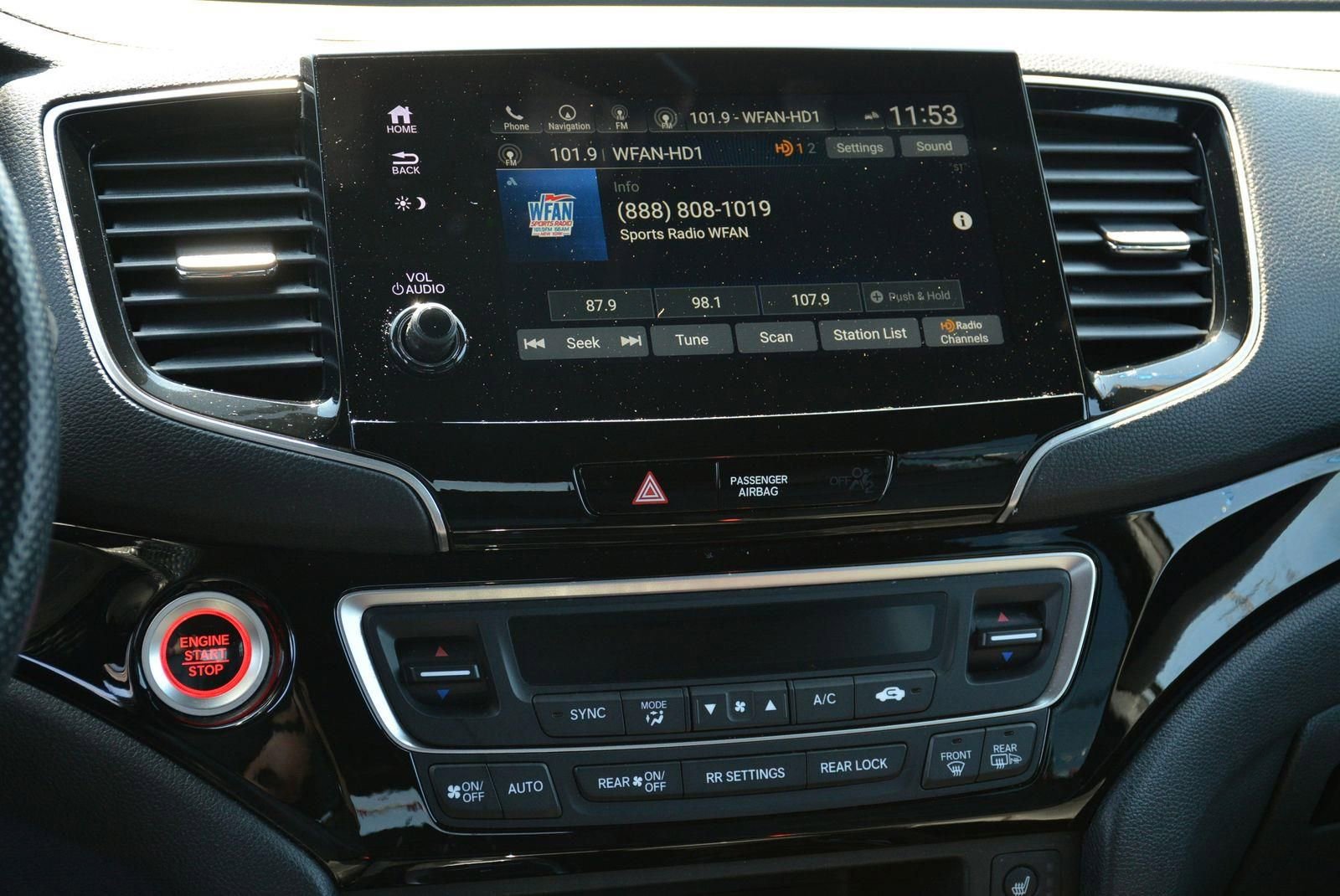 Used 2023 Honda Passport Elite image 16